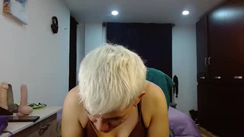 Noah Askew online show from February 23, 10:40 pm