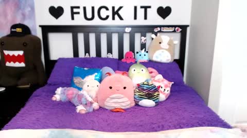 Mackenzie Wolfe online show from September 13, 4:12 am