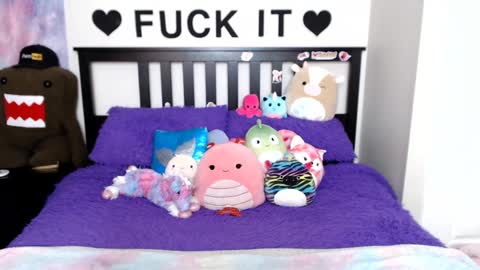 Mackenzie Wolfe online show from September 23, 6:16 am