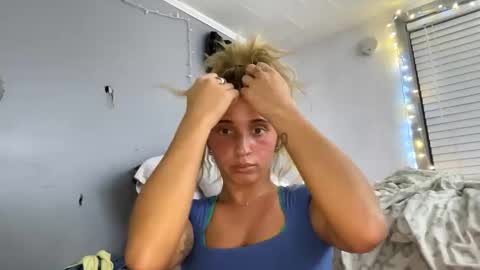 macyxaldy online show from March 5, 3:29 am