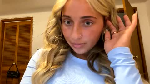 macyxaldy online show from October 8, 7:11 pm