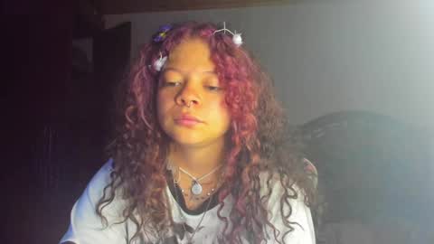 Snapshot of madam_sativa chatting on January 28, 11:17 am di online show from January 28, 11:17 am