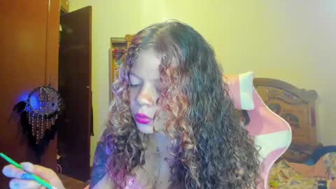 Snapshot of madam_sativa chatting on February 12, 11:30 pm di online show from February 12, 11:30 pm