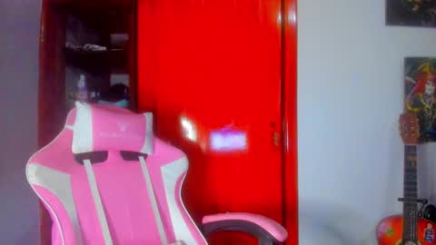 Snapshot of madam_sativa chatting on September 27, 12:26 am di online show from September 27, 12:26 am