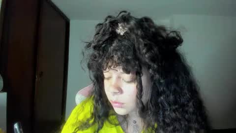 Snapshot of madam_sativa chatting on March 4, 12:27 am di online show from March 4, 12:27 am