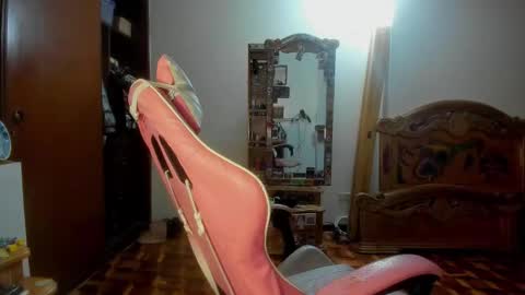 Snapshot of madam_sativa chatting on March 10, 2:38 am di online show from March 10, 2:38 am