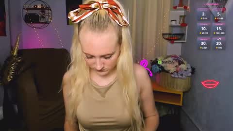 Snapshot of madam_ulis chatting on May 19, 12:22 pm Ulis online show from May 19, 12:22 pm