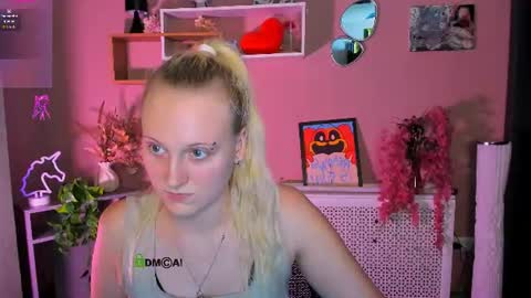 Snapshot of madam_ulis chatting on July 30, 8:02 am Ulis online show from July 30, 8:02 am
