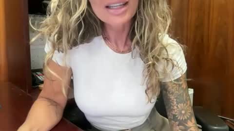 madame_andi online show from June 11, 11:52 am