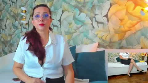 Snapshot of madame_angelic_1 chatting on May 7, 4:29 am Madam Angelic online show from May 7, 4:29 am