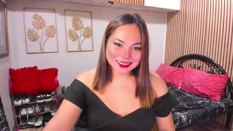 Snapshot of madame_ivy chatting on March 8, 9:28 am Ivy online show from March 8, 9:28 am