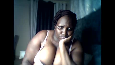 Snapshot of madame_pleasure40 chatting on May 10, 2:39 am madame_pleasure40 online show from May 10, 2:39 am