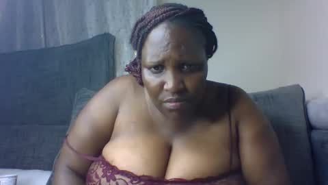 Snapshot of madame_pleasure40 chatting on May 14, 4:47 pm madame_pleasure40 online show from May 14, 4:47 pm