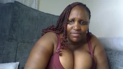 Snapshot of madame_pleasure40 chatting on May 17, 3:41 pm madame_pleasure40 online show from May 17, 3:41 pm