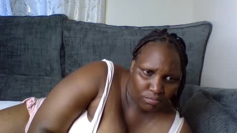 Snapshot of madame_pleasure40 chatting on June 2, 2:19 pm madame_pleasure40 online show from June 2, 2:19 pm
