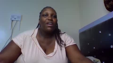 Snapshot of madame_pleasure40 chatting on June 5, 9:48 am madame_pleasure40 online show from June 5, 9:48 am