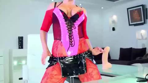 MadameXXX777 online show from November 28, 2:36 am