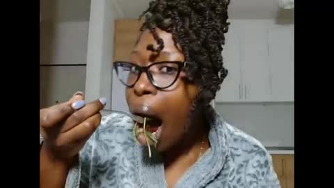 YourMadamIndigo online show from February 3, 4:56 pm