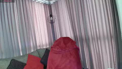 Snapshot of madamme_rachell chatting on June 12, 3:55 pm Rachell online show from June 12, 3:55 pm
