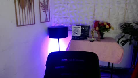 maddie_24xx online show from June 18, 9:14 am
