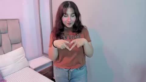 Snapshot of maddie_lesyoux chatting on March 6, 12:01 pm maddie online show from March 6, 12:01 pm