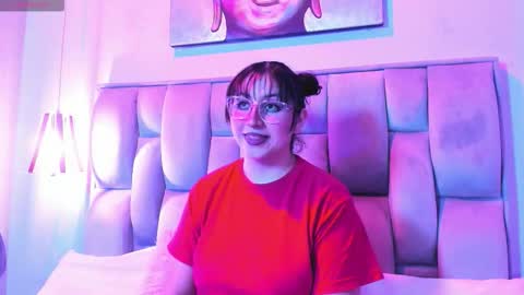 Snapshot of maddie_lesyoux chatting on March 27, 12:16 pm maddie online show from March 27, 12:16 pm