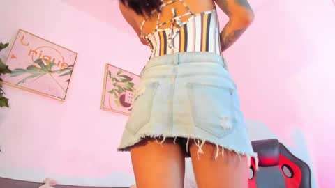 Maddie Ray online show from June 4, 3:51 pm