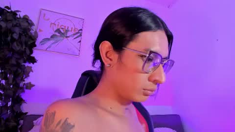 Maddie Ray online show from June 13, 4:05 pm