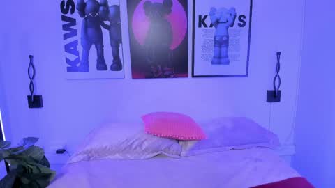 Maddierosee online show from March 17, 3:33 am