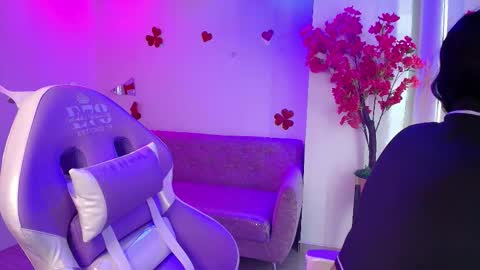 maddie_t18 online show from February 25, 11:09 am