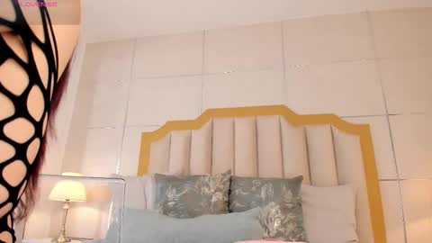    online show from November 1, 11:18 pm