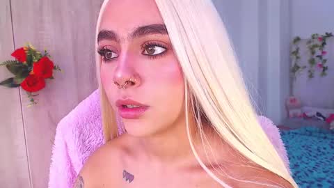 Snapshot of maddiie_and_clyde chatting on October 4, 5:22 pm maddiie and clyde online show from October 4, 5:22 pm