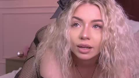 Snapshot of maddisonblush chatting on July 17, 6:42 am Maddison online show from July 17, 6:42 am