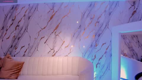 Snapshot of maddisonlowe chatting on October 18, 5:10 am Maddison online show from October 18, 5:10 am