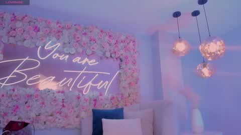 Snapshot of maddisonlowe chatting on November 12, 4:02 am Maddison online show from November 12, 4:02 am