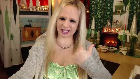 MaddisonRae online show from February 19, 1:56 am