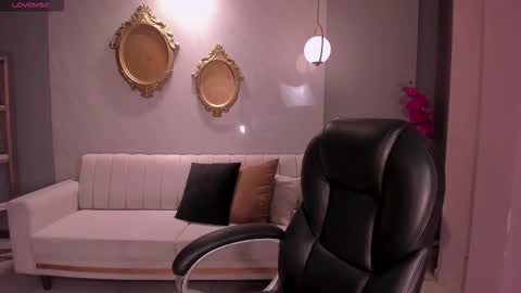 Maddison online show from November 18, 7:18 pm