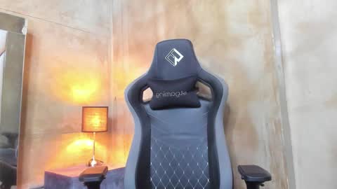 Snapshot of maddox_santana chatting on November 1, 11:40 pm Maddox Santana online show from November 1, 11:40 pm