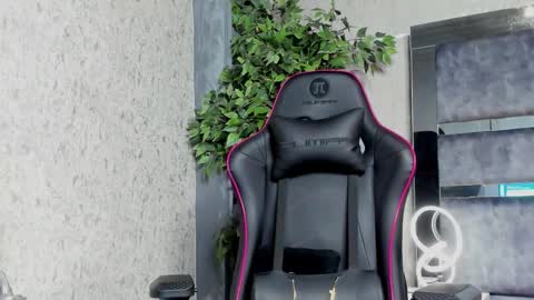 Snapshot of maddox_santana chatting on November 5, 1:49 am Maddox Santana online show from November 5, 1:49 am