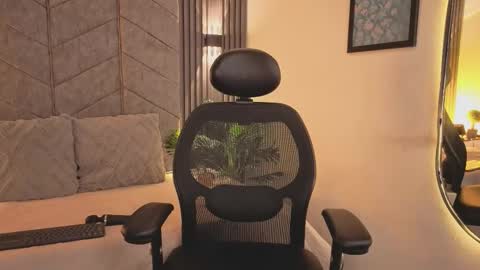 maddy online show from November 18, 11:58 am