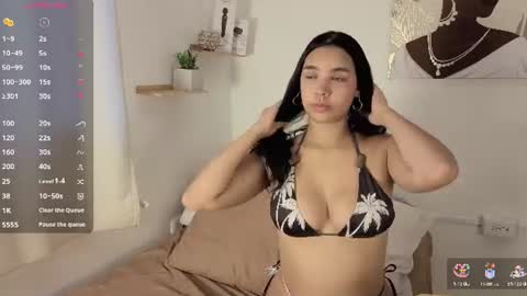 Snapshot of maddy99_ chatting on June 18, 8:13 pm Maddy online show from June 18, 8:13 pm