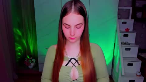 Snapshot of maddy_gate chatting on May 8, 6:35 pm maddy_gate online show from May 8, 6:35 pm