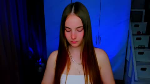 Snapshot of maddy_gate chatting on June 2, 7:38 pm maddy_gate online show from June 2, 7:38 pm