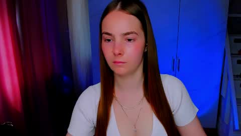 Snapshot of maddy_gate chatting on June 6, 9:36 am maddy_gate online show from June 6, 9:36 am