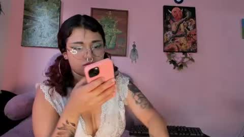 Snapshot of maddy_jhonsson chatting on June 25, 8:57 pm Maddy online show from June 25, 8:57 pm