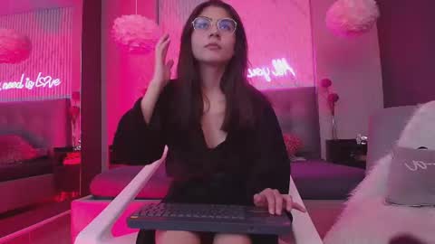 maddy_kind online show from July 4, 3:56 am