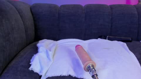 Maddy  online show from December 17, 12:23 am