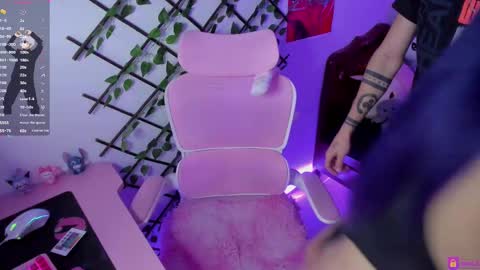 Snapshot of maddyfoox chatting on February 12, 9:33 pm Maddy Foox online show from February 12, 9:33 pm