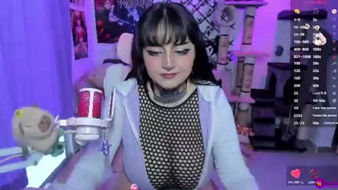 Snapshot of maddyfoox chatting on July 25, 11:13 pm Maddy Foox online show from July 25, 11:13 pm