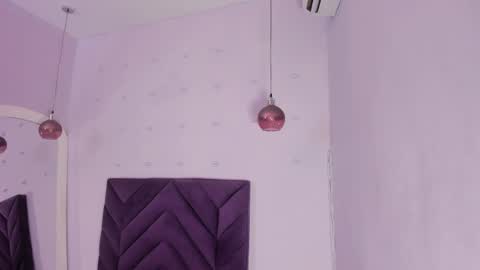 maddyjohnsonn online show from September 29, 3:22 am